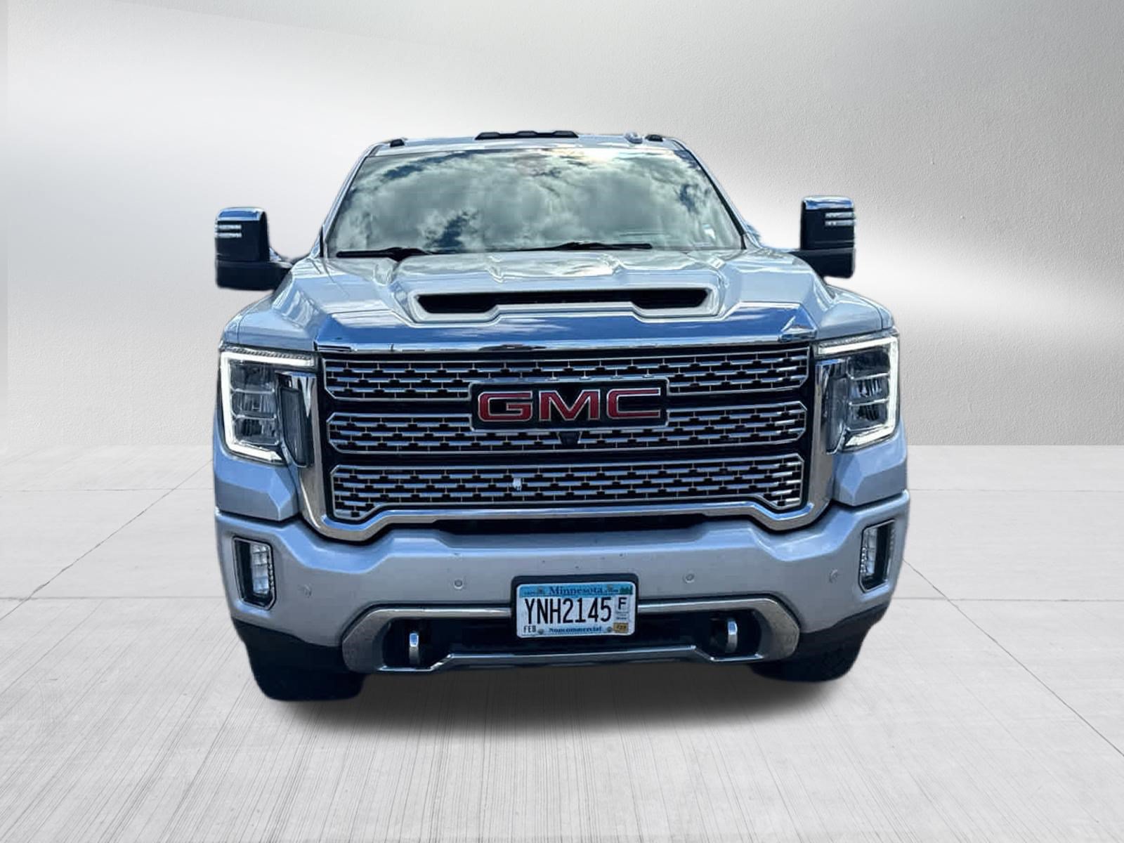 Used 2022 GMC Sierra 3500 Denali w/ Denali Ultimate Package AWD/4WD image 2