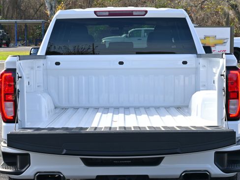 Used 2020 GMC Sierra 1500 Elevation w/ Elevation Value Package image 28