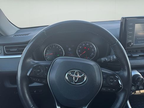 Used 2019 Toyota RAV4 XLE w/ Convenience Package image 19