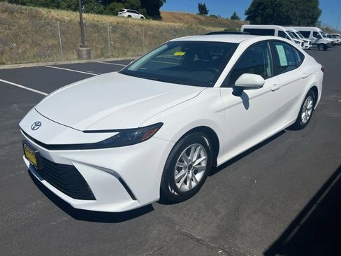 Certified 2025 Toyota Camry LE FWD image 5