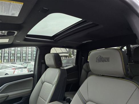 New 2026 Chevrolet Colorado ZR2 w/ ZR2 Bison Edition image 24