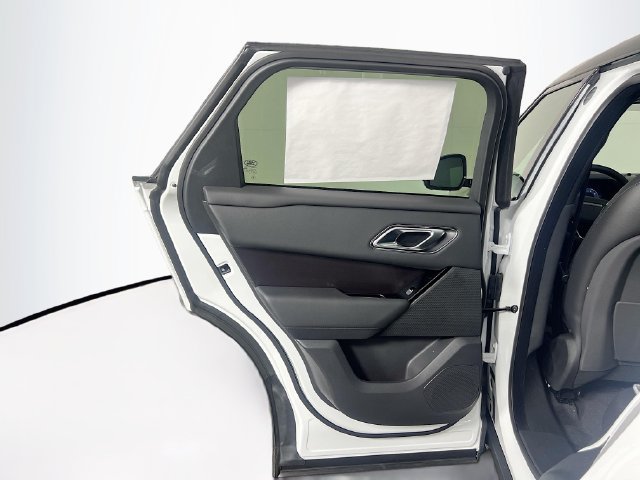Used 2026 Land Rover Range Rover Velar Dynamic SE AWD/4WD image 19
