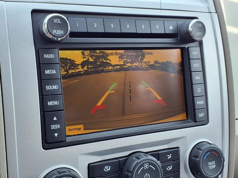 Used 2010 Mercury Mariner Premier FWD image 9