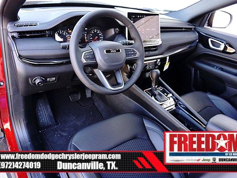 New 2026 Jeep Compass Latitude image 10