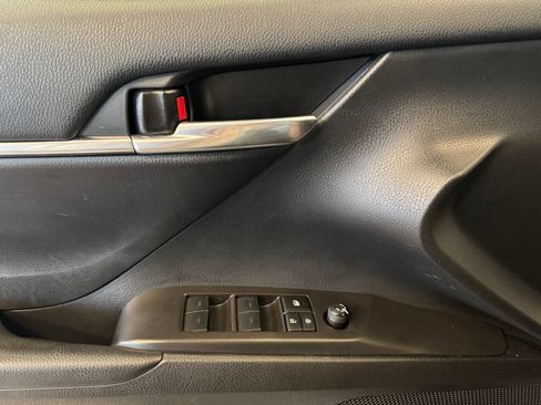 Used 2024 Toyota Camry SE w/ Convenience Package FWD image 19