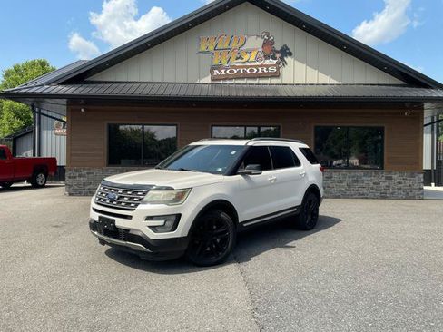 Used 2016 Ford Explorer XLT w/ Equipment Group 202A AWD/4WD image 1