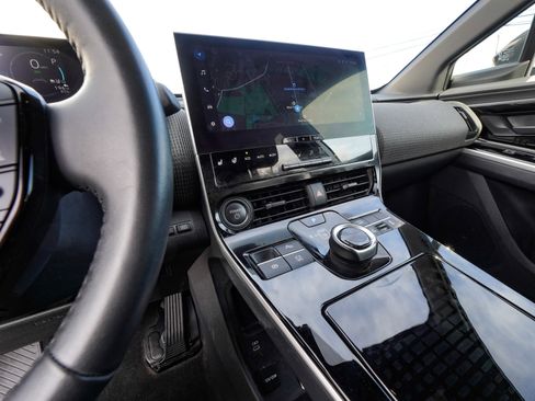 Used 2025 Toyota bZ4X AWD image 18