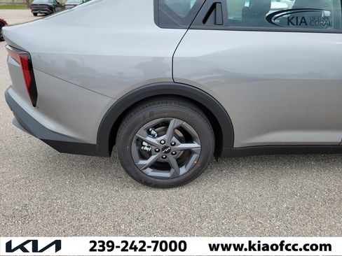 New 2026 Kia K4 FWD image 9
