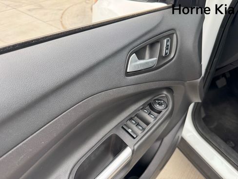 Used 2016 Ford Escape SE FWD image 11
