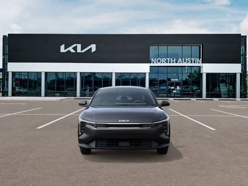 New 2025 Kia K4 LX image 2