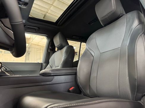 New 2026 Lexus GX 550 AWD/4WD image 5