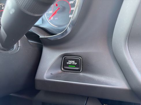 Used 2020 Chevrolet Camaro LT image 30