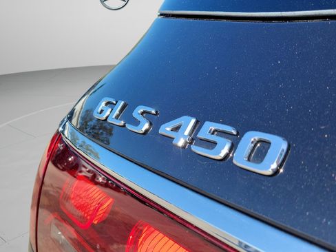 Certified 2026 Mercedes-Benz GLS 450 4MATIC image 7