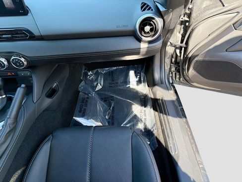 Used 2025 MAZDA MX-5 Miata RF Grand Touring RWD image 17