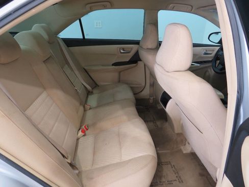 Used 2017 Toyota Camry LE FWD image 7