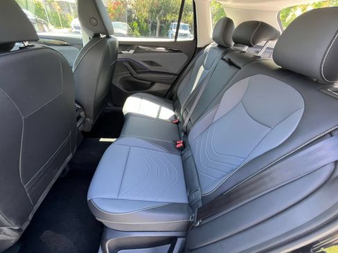 Used 2026 Volkswagen Tiguan SE FWD image 23