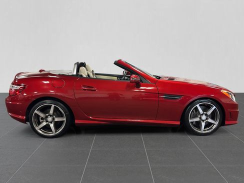 Used 2015 Mercedes-Benz SLK 250 w/ Premium Package image 38
