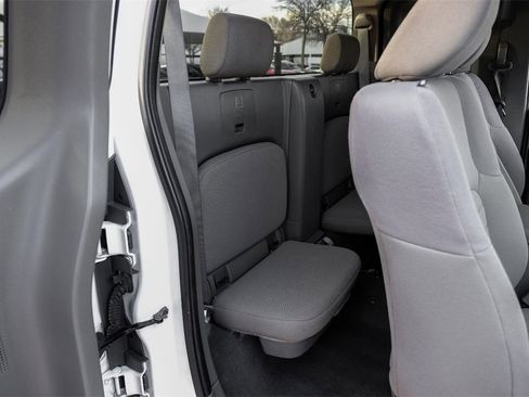 Used 2019 Nissan Frontier S image 33