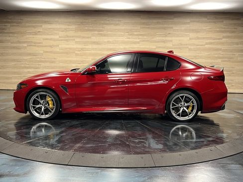 Used 2018 Alfa Romeo Giulia Quadrifoglio image 19