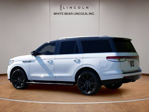 Used 2022 Lincoln Navigator Black Label AWD/4WD image 7
