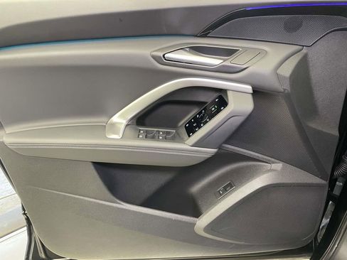 Certified 2025 Audi Q5 Premium w/ Convenience Package image 34