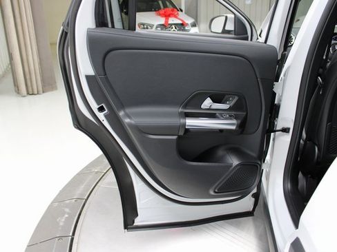 Used 2024 Mercedes-Benz GLA 250 image 35