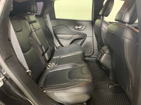 Used 2014 Jeep Cherokee Trailhawk w/ Leather Interior Group AWD/4WD image 19