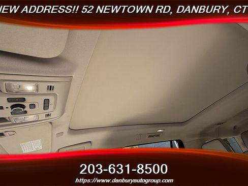 Used 2023 GMC Yukon XL Denali AWD/4WD image 20