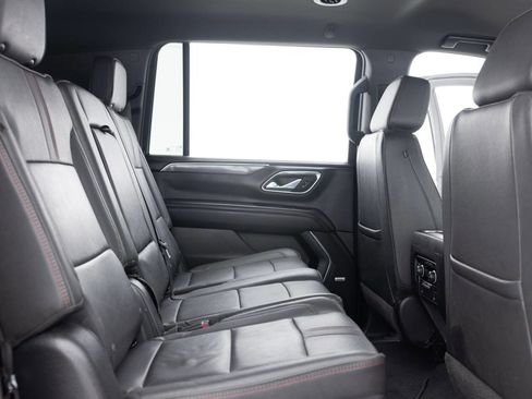 Used 2023 Chevrolet Suburban RST image 33