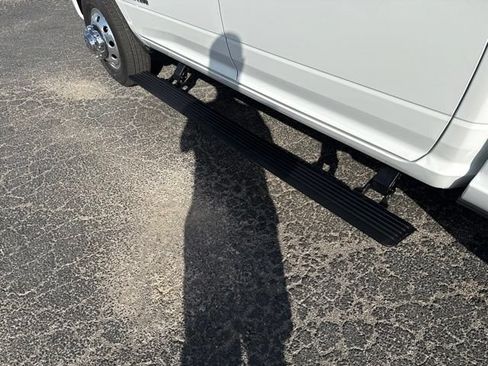New 2026 RAM 3500 Laramie AWD/4WD image 23