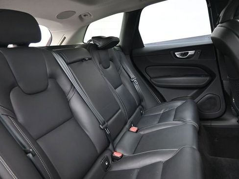 Used 2023 Volvo XC60 B5 Ultimate w/ Climate Package image 33