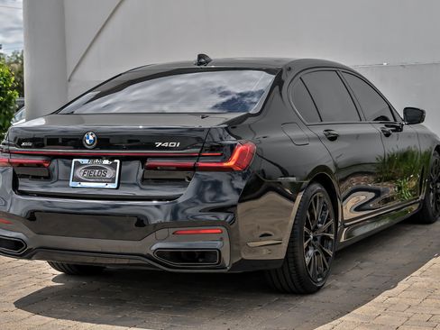 Used 2022 BMW 740i xDrive w/ M Sport Package AWD/4WD image 14