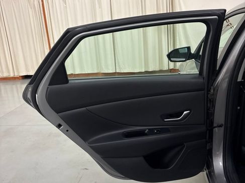Used 2025 Hyundai Elantra SEL FWD image 20