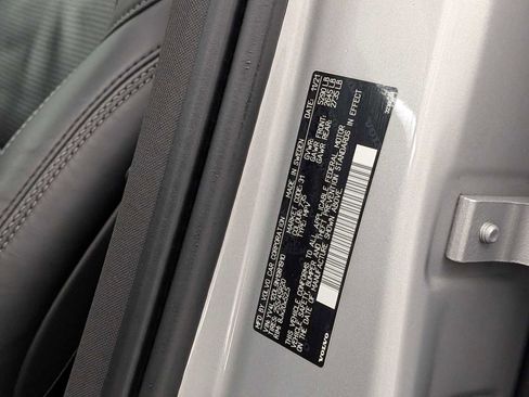 Used 2022 Volvo XC60 B5 Inscription w/ Advanced Package image 37