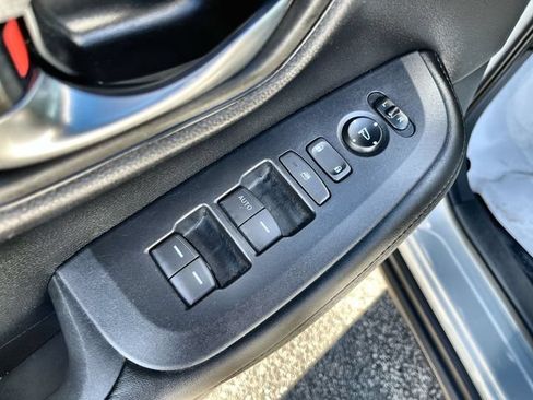 Used 2025 Honda HR-V LX image 23
