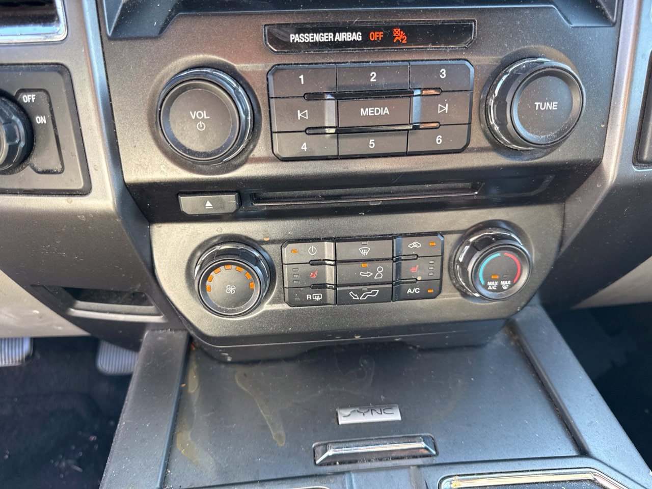 Used 2015 Ford F150 XLT w/ Equipment Group 302A Luxury RWD image 25