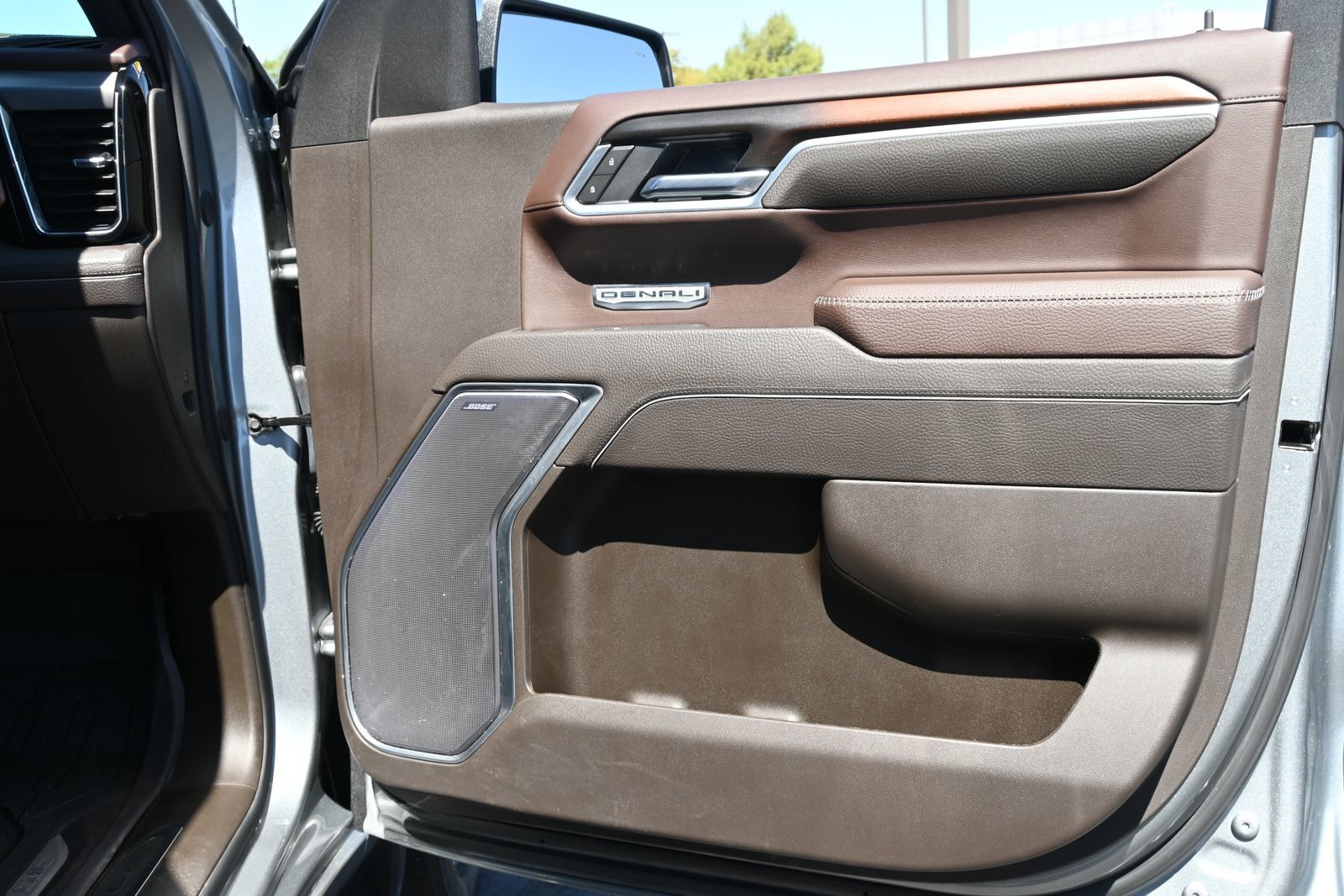 Used 2025 GMC Sierra 1500 Denali AWD/4WD image 26