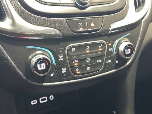 Certified 2022 Chevrolet Equinox LT FWD image 19