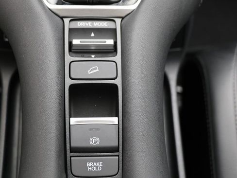 Used 2023 Honda HR-V EX-L image 25