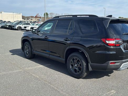 New 2025 Honda Pilot TrailSport image 10