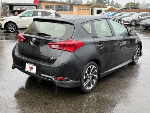 Used 2018 Toyota Corolla iM image 8