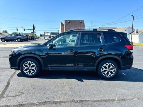 Used 2019 Subaru Forester Premium w/ All-Weather Package AWD/4WD image 4