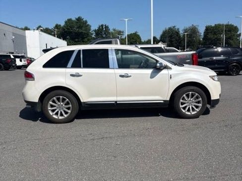 Used 2013 Lincoln MKX FWD image 5