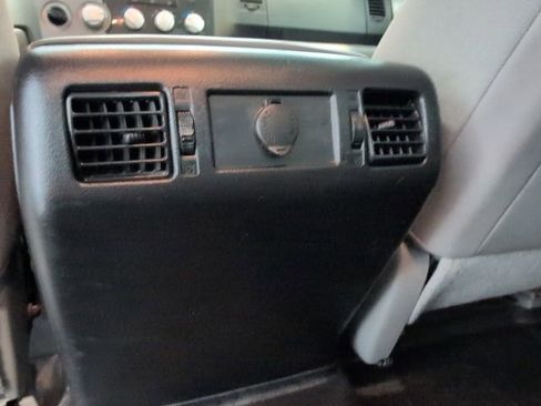 Used 2011 Toyota Tundra 4x4 CrewMax w/ SR5 Pkg image 27