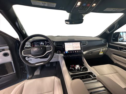 New 2026 Jeep Grand Wagoneer Limited AWD/4WD image 21
