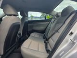 Used 2017 Hyundai Elantra SE image 4