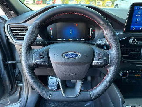 Used 2025 Ford Escape ST-Line image 9