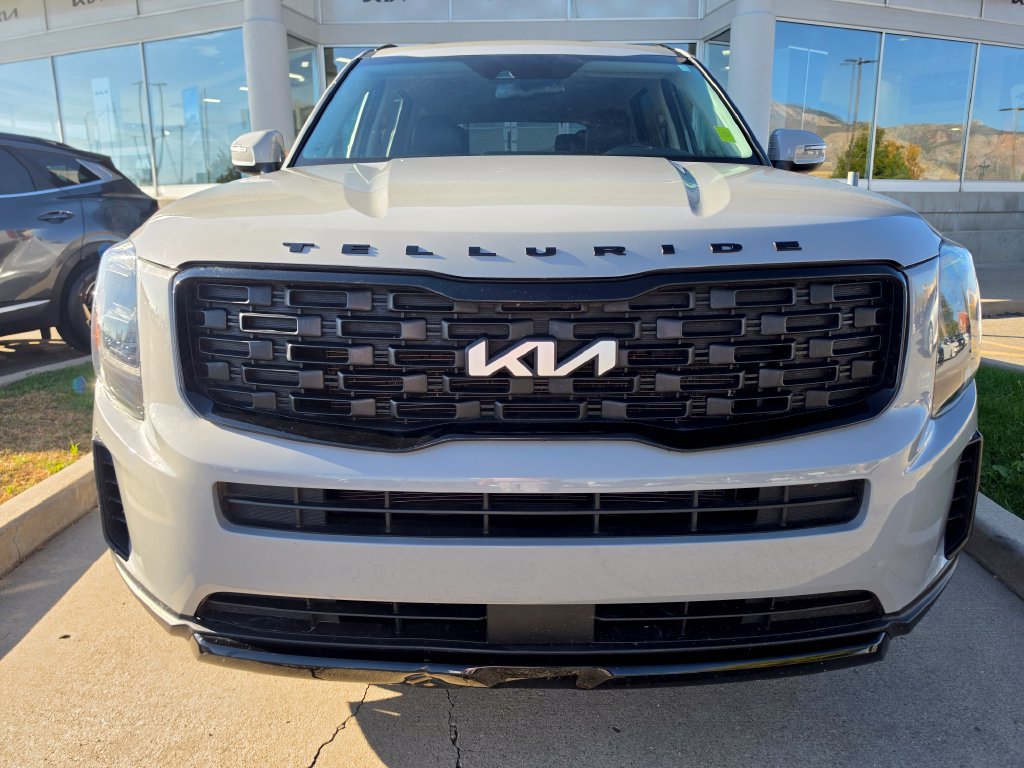 Certified 2022 Kia Telluride EX w/ EX Premium Package AWD/4WD image 2