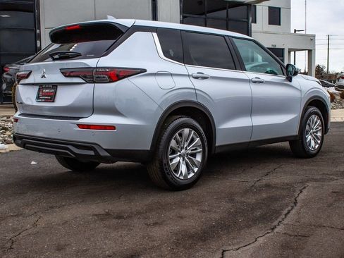 New 2026 Mitsubishi Outlander ES AWD/4WD image 6