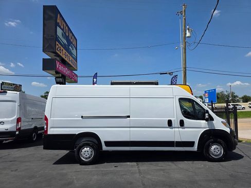 Used 2024 RAM ProMaster 3500 w/ Premium Convenience Group FWD image 3